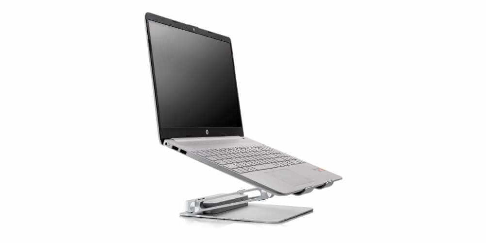 מעמד מתכוונן למחשב נייד הכולל תחנת עגינה KRAMER K-DOCK6